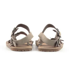 ZaUri Ulises Stone Suede | Sandalia barefoot elegante