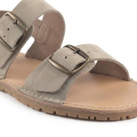 ZaUri Ulises Stone Suede | Sandalia barefoot elegante