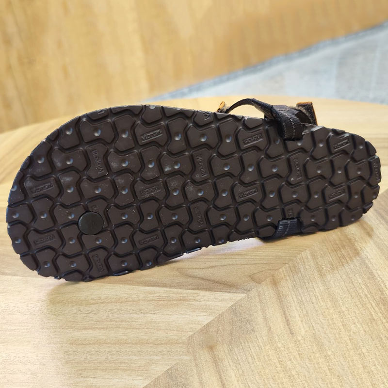 Sohle der Barefoot-Sandale Pies Sucios Terra