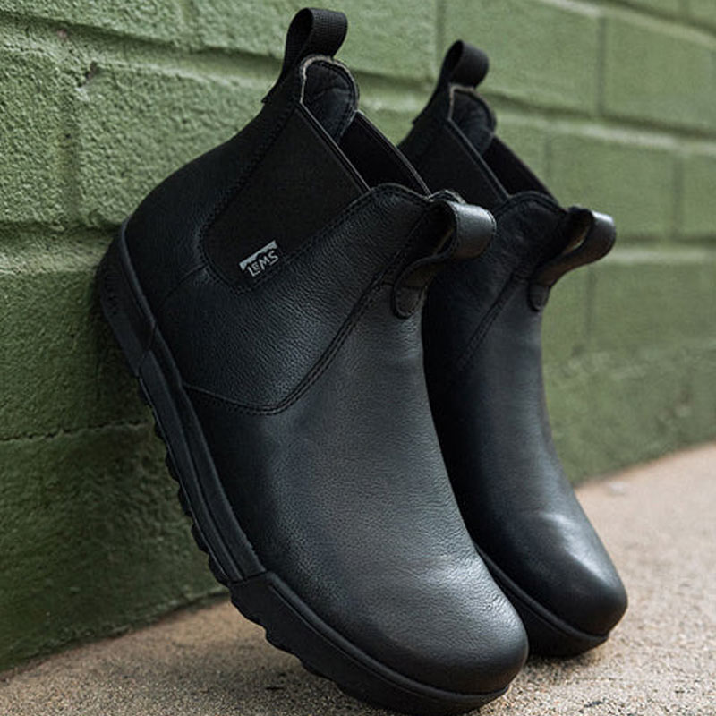 Lems_Chelsea_tuff_boots_barefoot_ZaMi