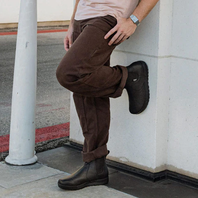 Lems_Chelsea_tuff_boots_barefoot_ZaMi