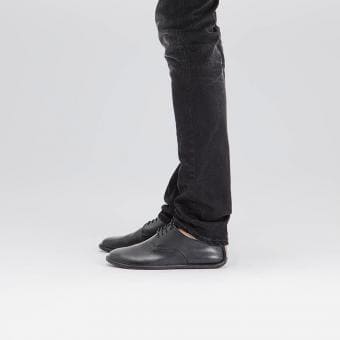 minimalist casual shoes