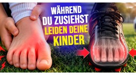 Während die Eltern zusehen, ertragen ihre Kinder den Schmerz.